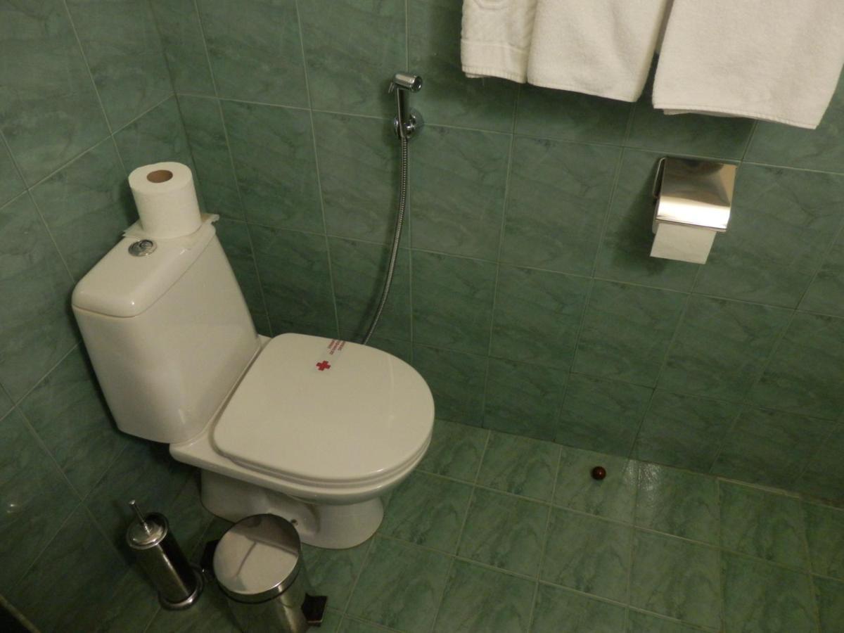 Семеен Хотел Роза Kazanlak Kültér fotó